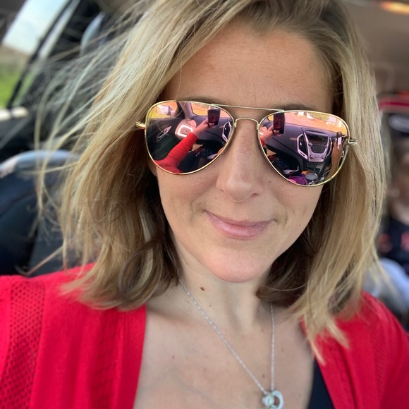 Meet your Posher, Amy - Picture 2 of 4